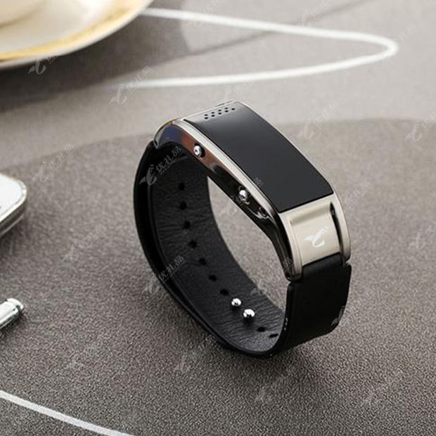 时尚金属智能手环