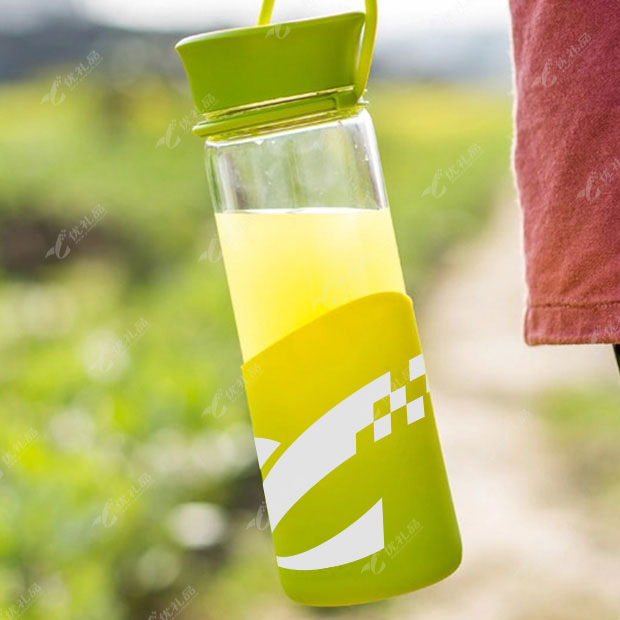 运动透明玻璃水杯