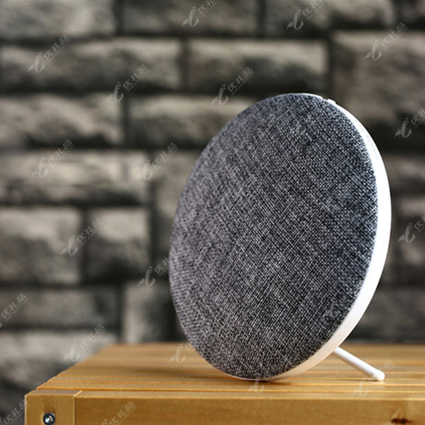 REMAX 桌面布艺蓝牙音箱