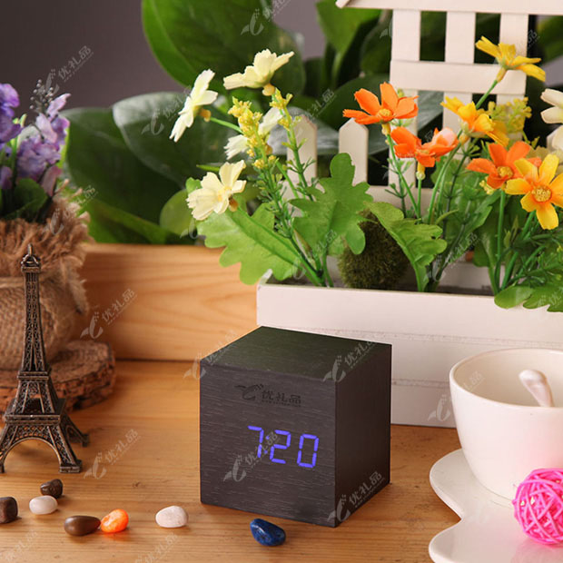 迷你木头声控感应闹钟  LED钟