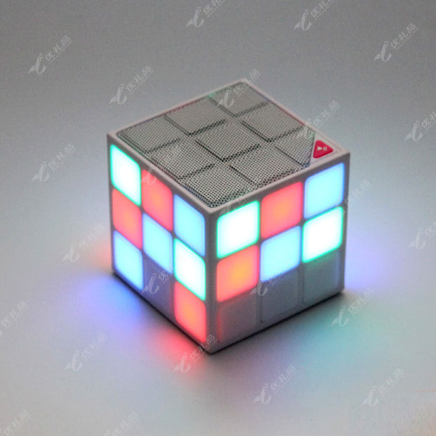幻彩魔方音箱创意蓝牙音箱