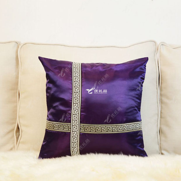 新款三色欧式古典绸缎抱枕