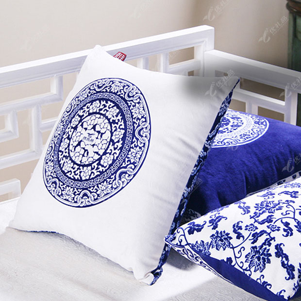 青花瓷刺绣系列抱枕