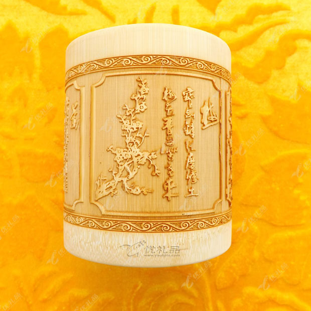艺术雕刻笔筒