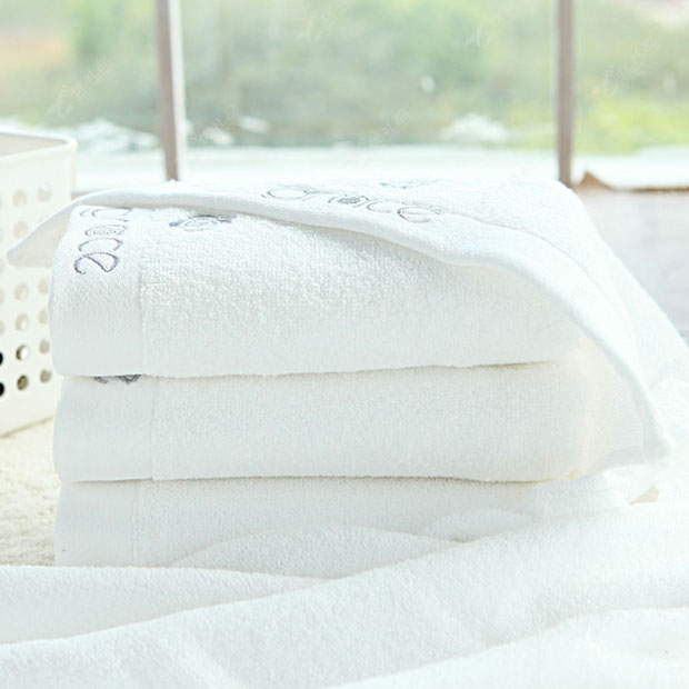 洁丽雅纯棉柔软白色毛巾