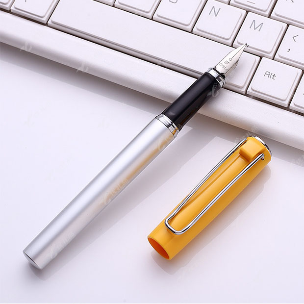 得力发现者系列时尚清新钢笔