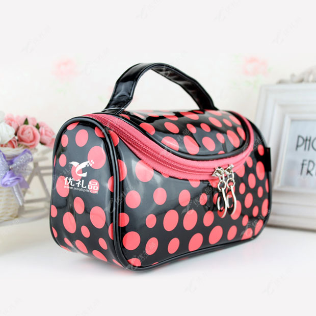 漆皮撞色波点化妆包