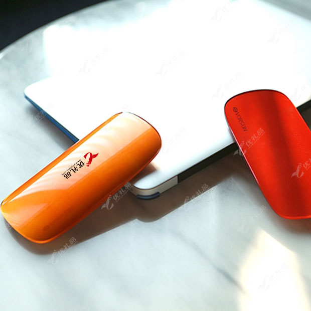 时尚超薄贝壳移动电源