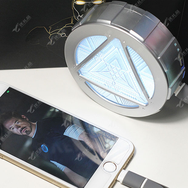 钢铁侠反应堆炉充电宝