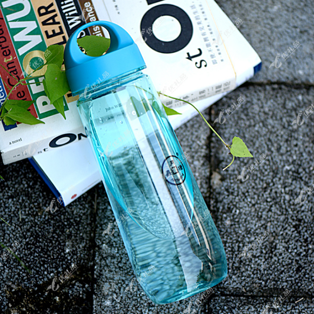 便携学生水杯塑料太空杯