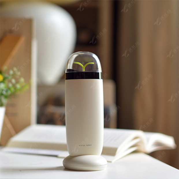 时尚车载负离子净化器 移动电源便携净化器