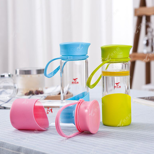 时尚透明玻璃水杯