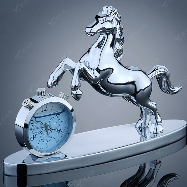 马到成功车载香水 创意摆件