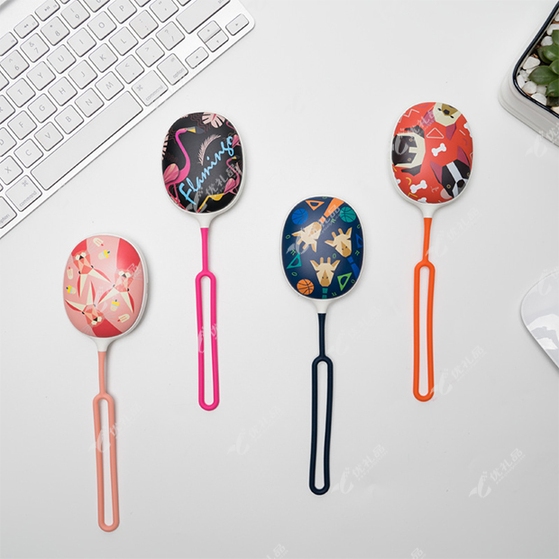 多功能移动电源