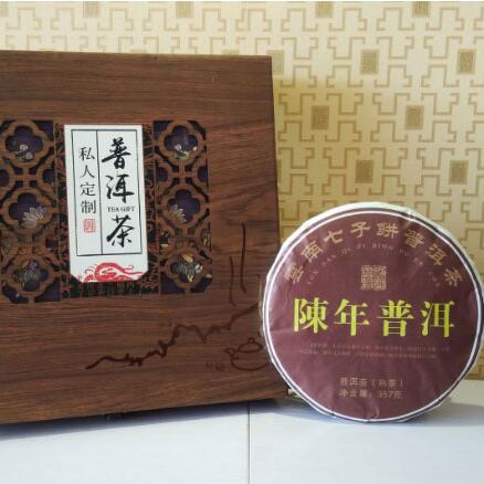 普洱茶+月饼礼盒