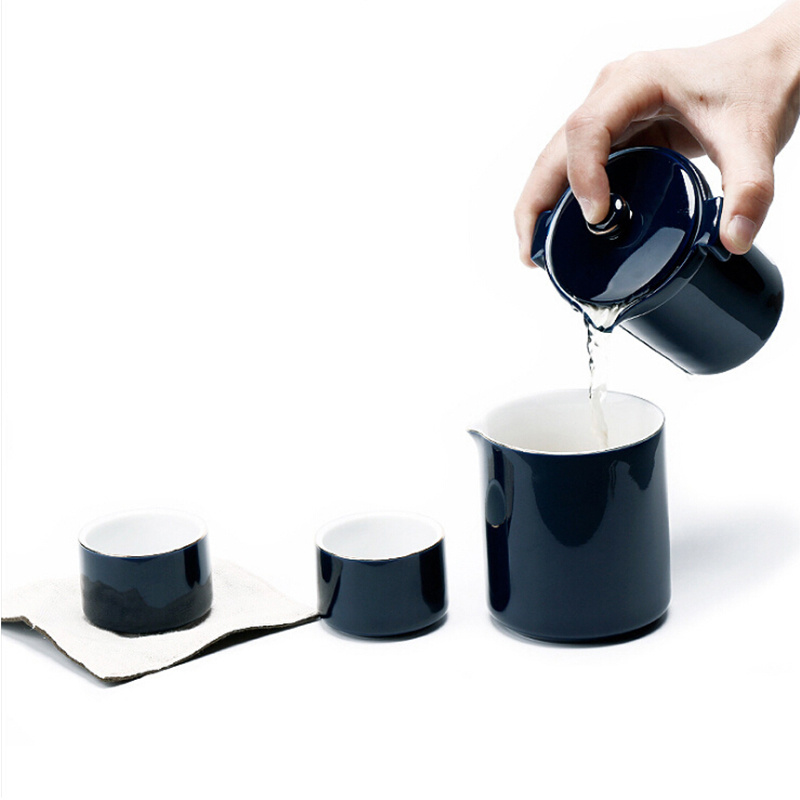 清畔客一壶两杯