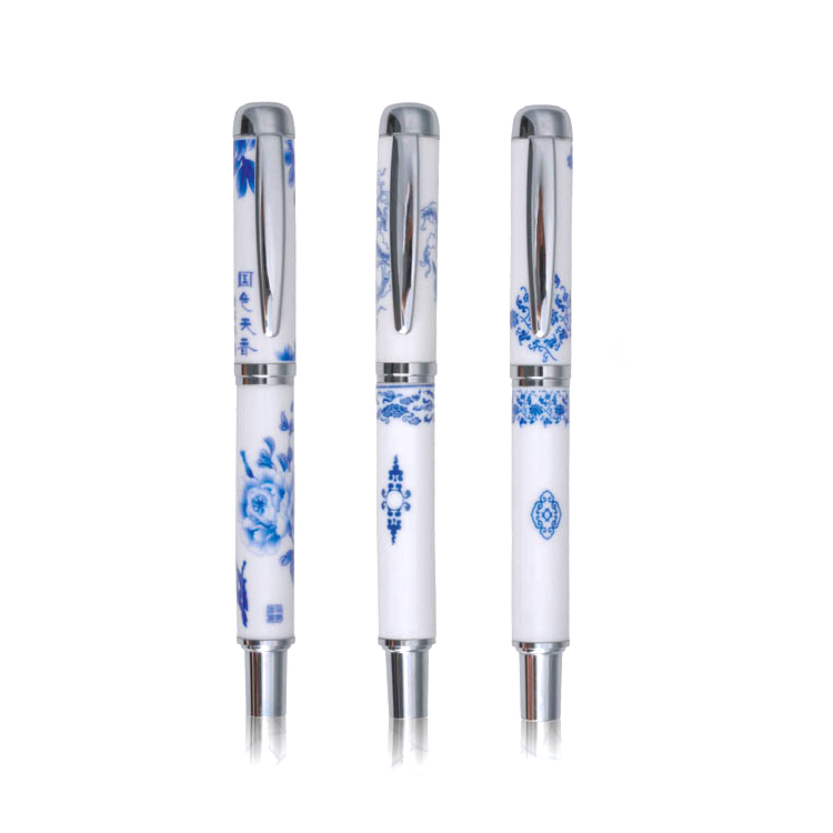 Classic Chinoiserie Blue and White Porcelain Pen